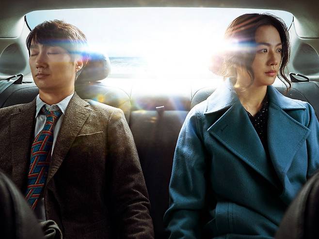 75회 칸 영화제에서 감독상을 수상한 박찬욱 감독의 미스터리 로맨스 '헤어질 결심'. '아가씨'에 이어 언어를 관능적으로 촉각화하는 박찬욱의 솜씨가 빛을 발한다. 현지에서는 K콘텐츠의 인기로 칸이 한국 영화 축제로 바뀌었다는 평도 나왔다.