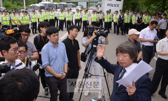 최우원 전 부산대학교 교수(오른쪽). 서울신문DB
