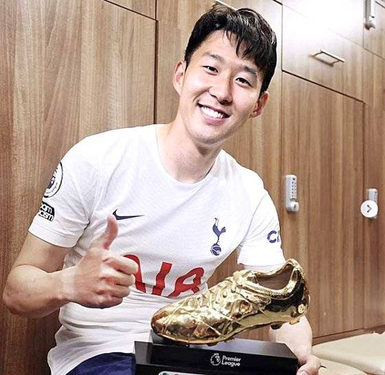 아시아인 최초로 프리미어리그 골든부트를 수상한 손흥민. [사진 손흥민 인스타그램]