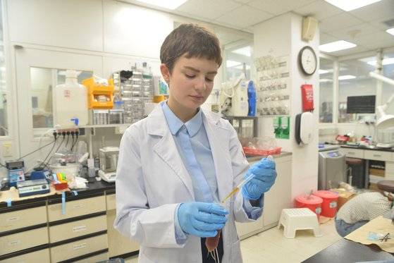 UST-한국과학기술연구원(KIST) 스쿨 외국인 유학생 다샤 부락. 벨라루스 출신으로 나노-정보융합 전공 통합과정을 밟고 있다. [사진 UST]