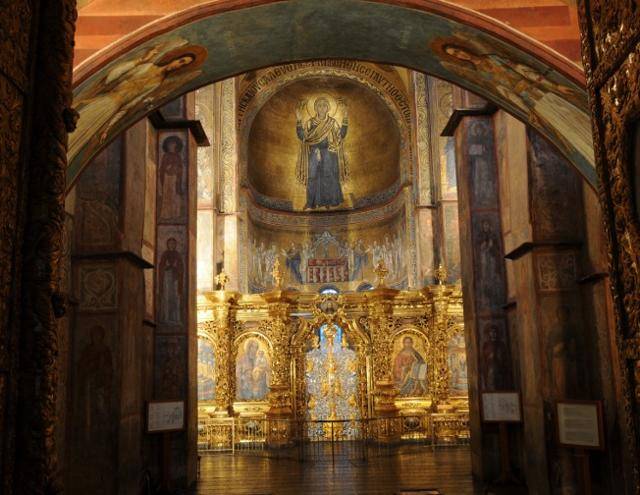 11세기 초 지어진 우크라이나 키이우 성소피아 대성당 내부에는 당시 그려진 프레스코화가 바닥에서 천장까지 빼곡하게 이어져 있다. 성소피아 대성당 홈페이지 캡처