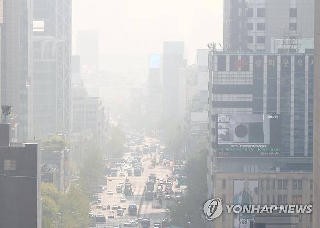 뿌옇게 보이는 서울 도심 [연합뉴스 자료 사진]