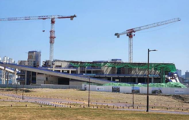 북항 재개발 1단계에 조성 중인 오페라하우스 ⓒ데일리안