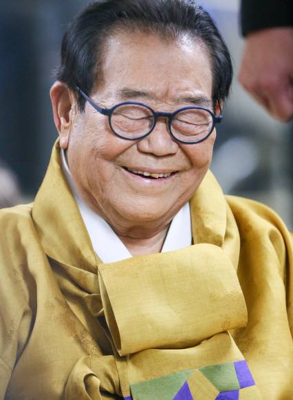 - 영화 ‘전국노래자랑’ 스틸 - 송해. 서울신문DB