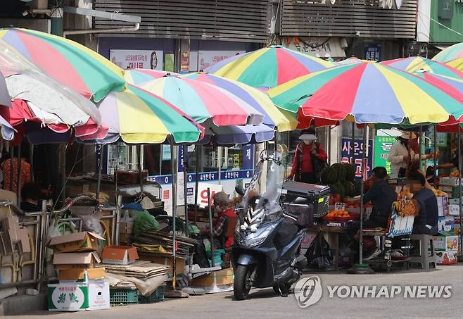 서울의 한 전통시장 모습 ※ 기사와 직접적인 관계가 없습니다. [연합뉴스 자료 사진]