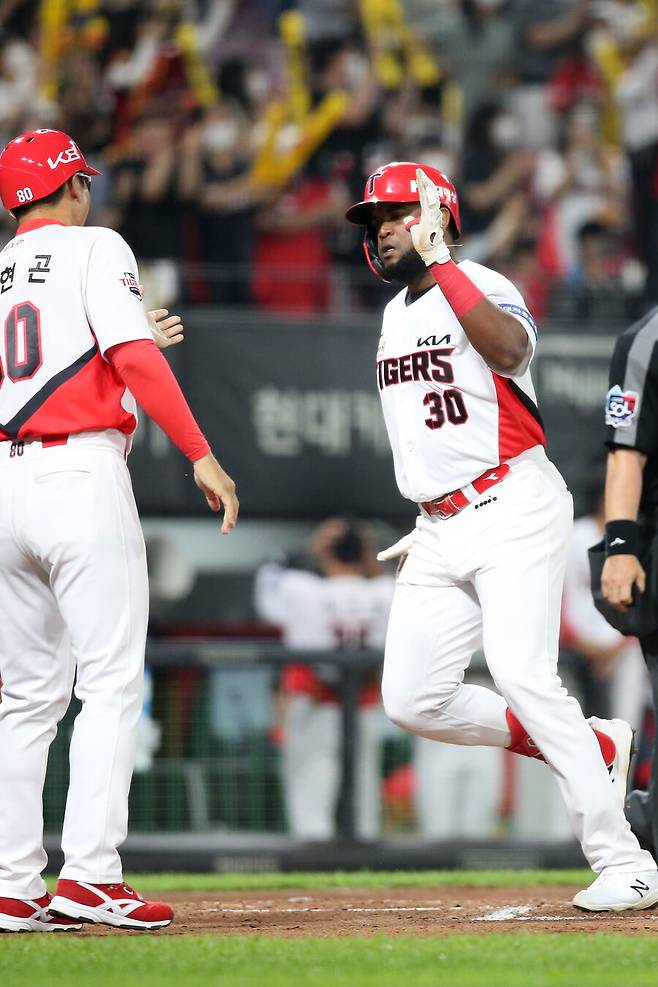 ▲ 첫 연타석 홈런으로 팀 승리를 이끈 KIA 소크라테스 ⓒKIA타이거즈