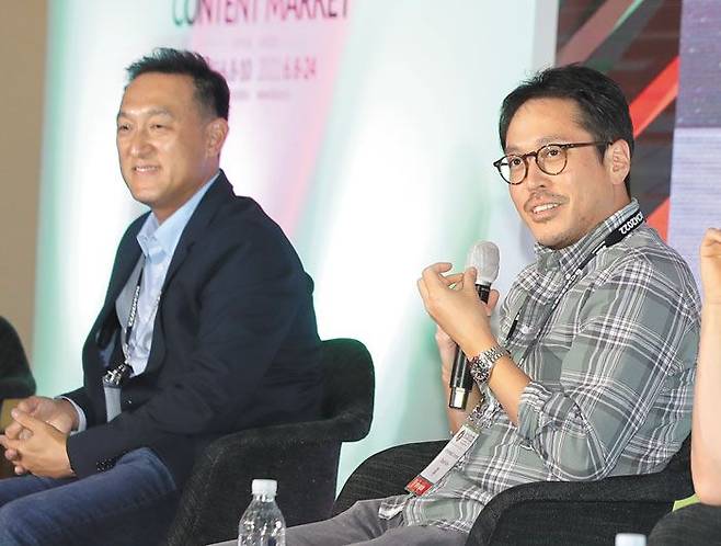 '파친코' 공동 PD 이동훈(오른쪽)과 데이비드 킴. /김동환 기자