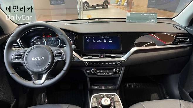 기아 니로 플러스 실내