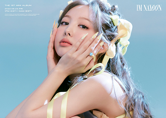 TWICE Nayeon is ready to launch SoloJYP Entertainment released four types of Nayeons first mini-album IM Nayeon (IM NAYEON) concept photo on its official website on the 10th.Nayeon showed off her refreshing charm: she had a fresh styling of yellow mini dresses and ribbons, complete with Summer vibes with props and blue backgrounds including balloon gum and skateboards.The album name IM Nayeon used Nayeons real name (Im Nayeon) with a proud confidence: I am Nayeon (IM NAYEON).I foreshadowed a popping message.The title song is Pop! (POP!), a song with a strong addictive melody and sparkling energy. Kenzi, London Noise, Isran and other famous writers from home and abroad have joined forces.An official said, Nayeon has written a solo song, he said. I will add my presence as a solo artist through various efforts and attempts.Meanwhile, Nayeon will announce the new news on the coming 24 Days at 1 p.m. and meet fans with their comeback Love Live! on the day of release.He also appears on the popular American music program MTV Fresh Out Love Live!