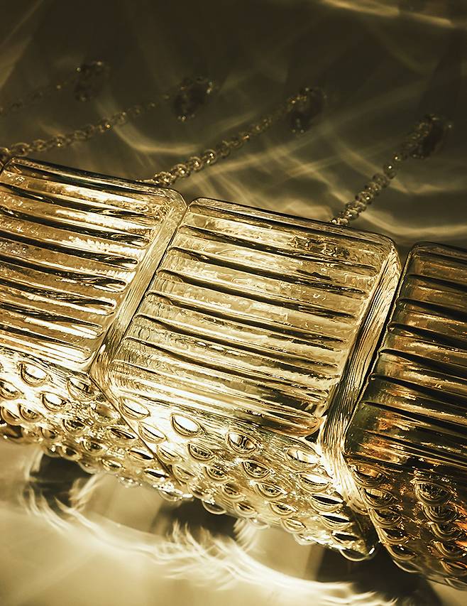 필립 파레노의 ‘Marquee’, ‘Flickering Lights’, ‘Door Handles’.