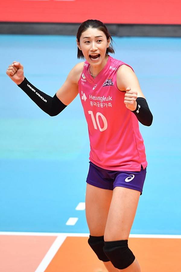 &nbsp;'배구 여제' 김연경(34)이 여자 프로배구 흥국생명 유니폼을 다시 입는다. [사진=한국배구연맹 KOVO 제공]