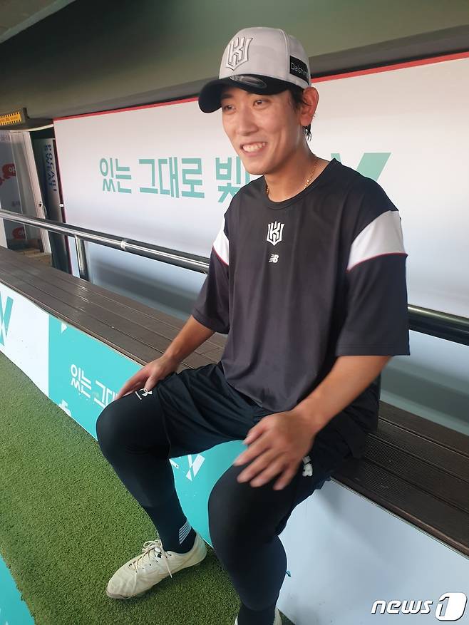 KT 위즈 이시원이 22일 수원 케이티 위즈파크에서 취재진과 만나 인터뷰하고 있다. © 뉴스1