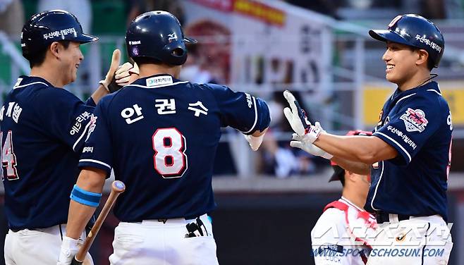 '이때 까지는 좋았어요!!' 동료들의 축하 받는 양찬열