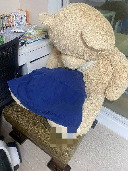 곰돌이 인형에게도 이렇게 옷을 입혀주었는데. 하물며 인간이, 부모란 이들이 어떻게 아이에게 그럴까./사진=남형도 기자