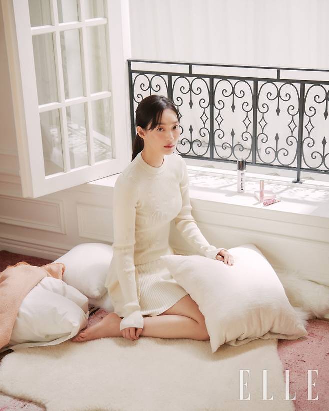 배우 신민아 화보. 엘르 제공