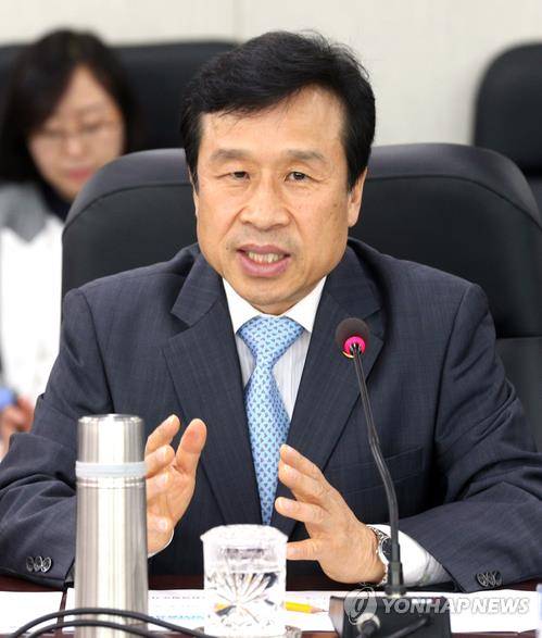 신임 한국건설산업연구원장에 내정된 이충재 전 행정중심복합도시건설청장 
[연합뉴스 자료사진]