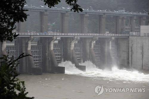 의암댐 수문 개방 [연합뉴스 자료사진]