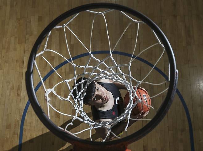 미국 데이비슨대 이현중이 2022 NBA 신인드래프트에서 지명 받지 못했다. 하지만 그의 도전은 계속된다. [중앙포토]