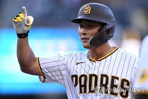 2회 안타를 기록한 뒤 기뻐하는 김하성 [USA TODAY Sports=연합뉴스]