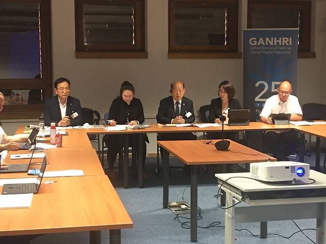 세계국가인권기구연합 고령화 실무그룹 회의에 참석한 송두환 국가인권위원장 [국가인권위원회 제공. 재판매 및 DB 금지]