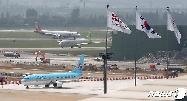 이날 김포공항 계류장 모습. 2022.6.22/뉴스1 © News1