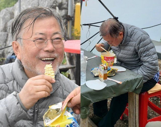 문재인 전 대통령 측은 24일 문 전 대통령이 경남 양산시 평산마을 사저 인근 영축산에 올라 라면과 라면 모양의 과자를 먹고 있는 모습을 인스타그램에 공개했다. ⓒ문재인 전 대통령 인스타그램