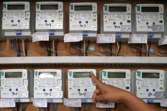 26일 서울의 한 다세대주택 전기 계량기 모습. [뉴스1]