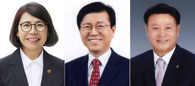 제12대 전북도의회 의장을 결정짓는 더불어민주당 도의장 후보에 출사표를 던진 국주영은(왼쪽부터), 박용근, 문승우 도의원 당선인