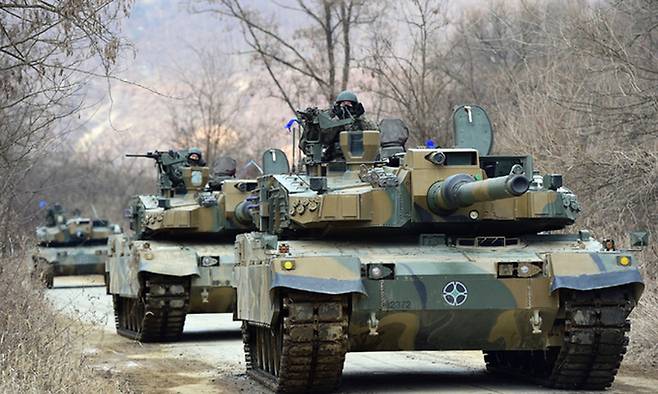 한국 육군 K2 전차들이 훈련을 위해 이동하고 있다. 세계일보 자료사진