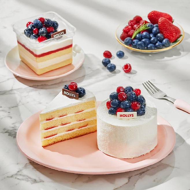 ▲할리스 ‘트리플 베리 케이크’ 3종. (사진=할리스)