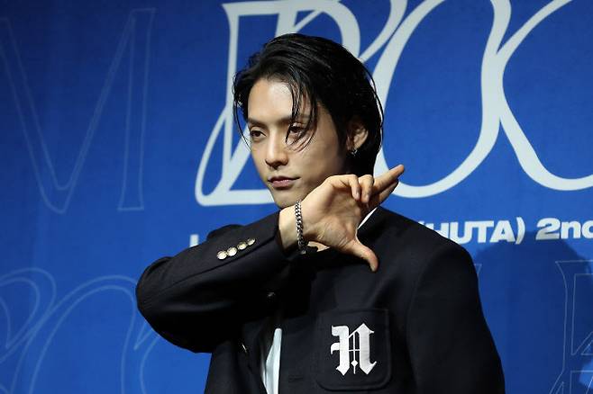 비투비 이민혁(HUTA)이 27일 서울 용산구 블루스퀘어 카오스홀에서 솔로 정규 2집 ‘붐’ 발매 기념 기자간담회를 하고 있다.(사진=뉴시스)