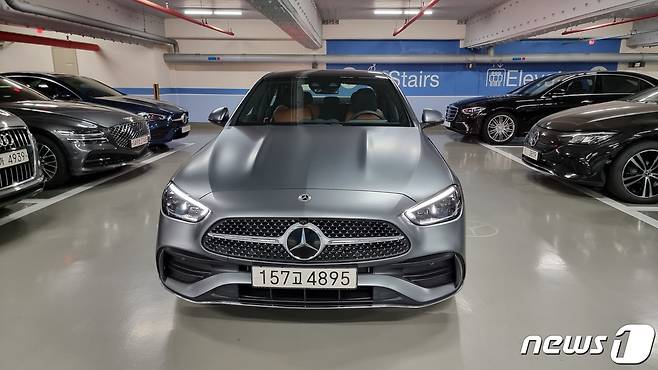 더 뉴 메르세데스-벤츠 C300 AMG라인. © 뉴스1