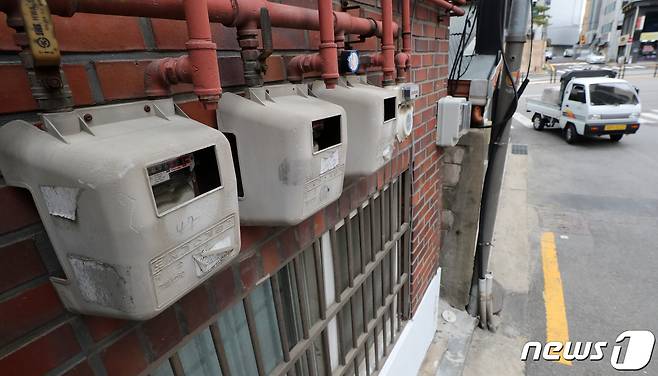 14일 오후 서울시내 주택가에 설치된 가스계량기의 모습. 2022.6.14/뉴스1 © News1 이동해 기자