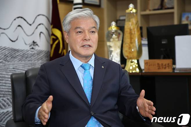 2018년 7월 1일 취임 후 4년간 군정을 이끈 뒤 28일 퇴임식을 갖는 문정우 금산군수.(금산군청 제공)   © 뉴스1