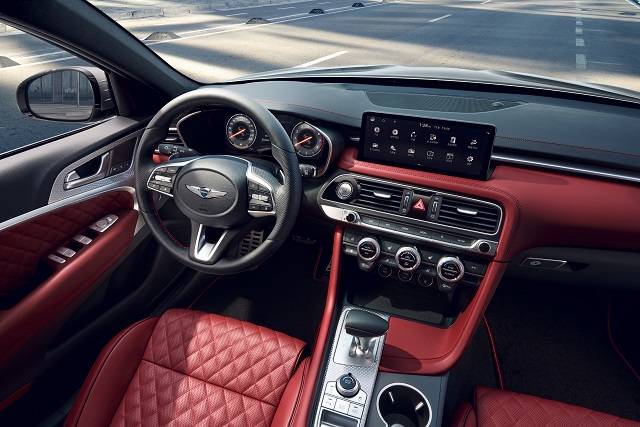 G70 슈팅 브레이크에는 10.25인치 디스플레이와 제네시스 카페이, 음성인식 차량 제어, 내비게이션 무선 업데이트 등 다양한 인포테인먼트 사양이 기본으로 적용됐다. /제네시스 제공