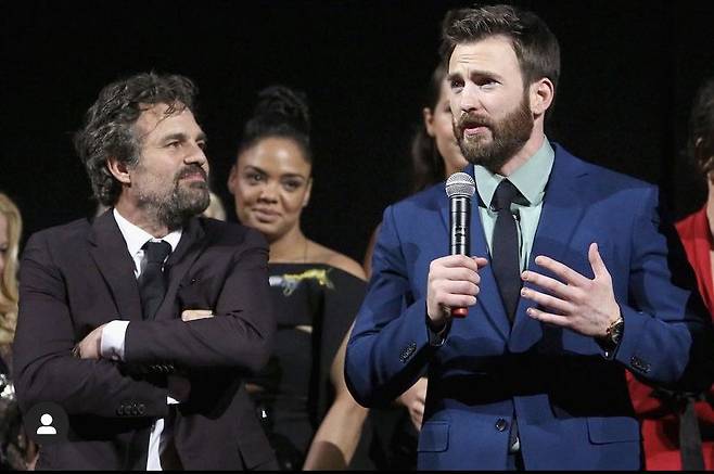 할리우드 배우 마크 러팔로(왼쪽), 크리스 에번스 / 마크 러팔로 인스타그램