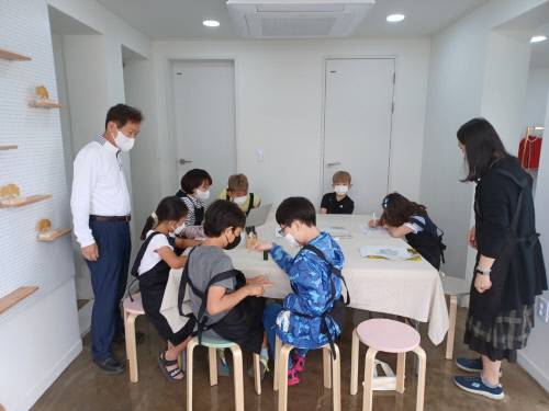 금빛마을학교 학생들이 공예체험을 하고 있다. 사진=충남교육청 제공