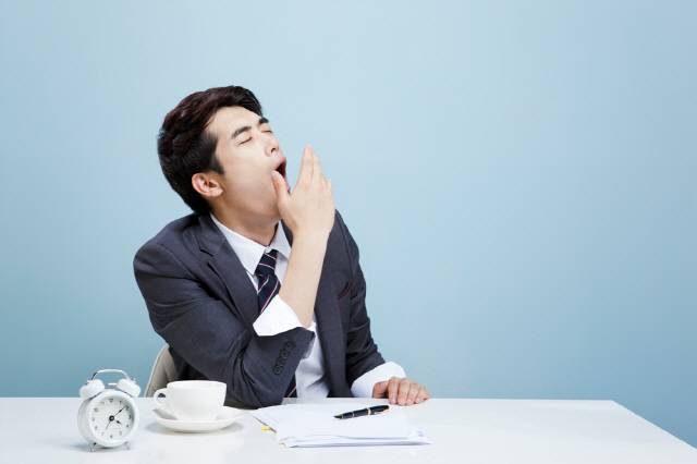 유독 단 음식을 많이 먹었을 때 잠이 쏟아진다면 당뇨병의 전조 증상일 수 있다./사진=클립아트코리아