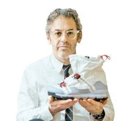 톰 삭스가 디자인한 나이키 ‘마스 야드 오버슈'