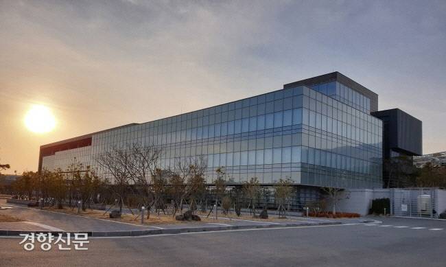 2017년 7월 준공된 제주 서귀포시 헬스케어타운 내 제주녹지국제병원 전경. 지상 3층·지하 1층, 47개 병상 규모로 조성된 국내 첫 영리병원이었으나 제주도의 ‘내국인 진료 제한’ 방침에 반발해 운영에 들어가지 않았고, 결국 2019년 4월 개설 허가가 취소됐다. 경향신문 자료사진