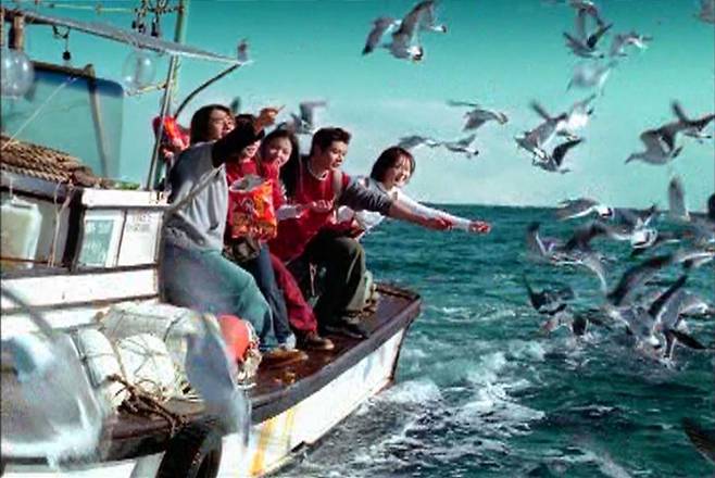 Nongshim‘s 2001 TV ad for its snack Saeukkang (Nongshim)