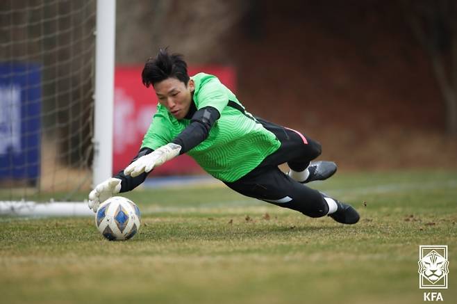 김승규가 27일 사우디아라비아 프로축구 알샤밥으로 이적할 것으로 보인다. 사진은 지난 3월 김승규가 이란전 앞두고 훈련하는 모습. /사진=뉴스1(대한축구협회 제공)