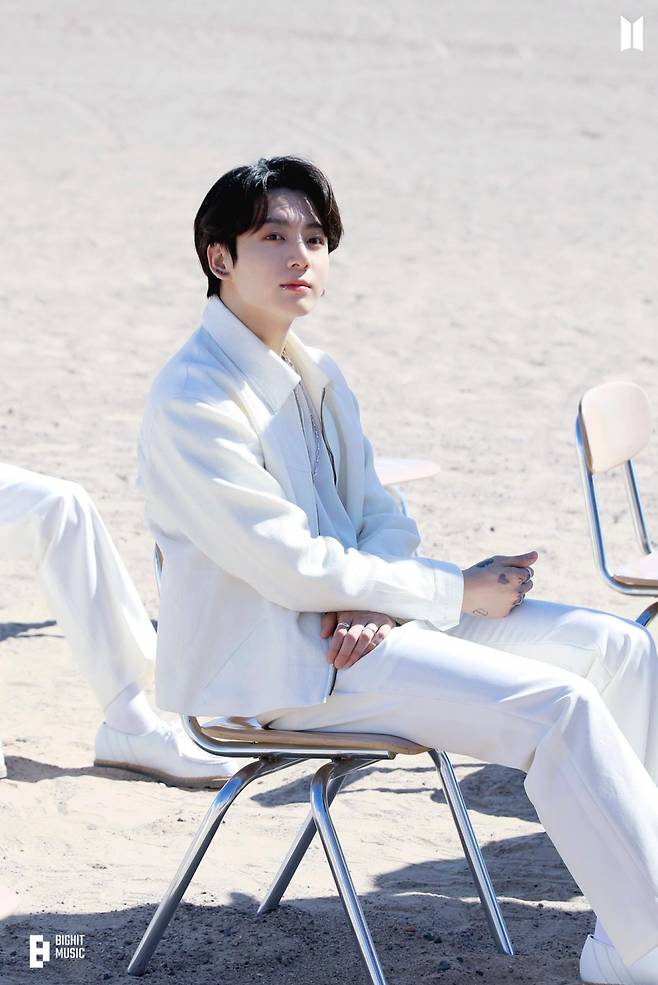 방탄소년단 정국 '유포리아' 美빌보드 韓아이돌 솔로곡 최초 91주 차트인 '大기록'