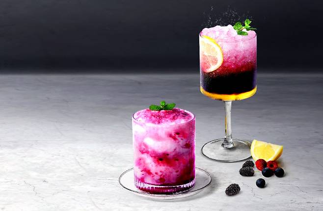 커피빈 퍼플 베리음료 2종. (사진=커피빈코리아)