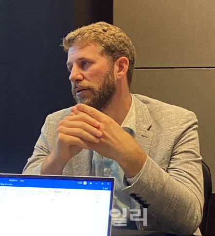 조나단 레빈(Jonathan Levin) 체이널리시스 공동창업자 겸 최고안전책임자(CSO)는 28일 오후 서울 여의도 콘래드 서울에서 루나·테라 사태 파장을 물은 이데일리 질문에 “가상자산 시장이 점점 성숙해 지고 있다”고 답했다. (사진=체이널리시스)