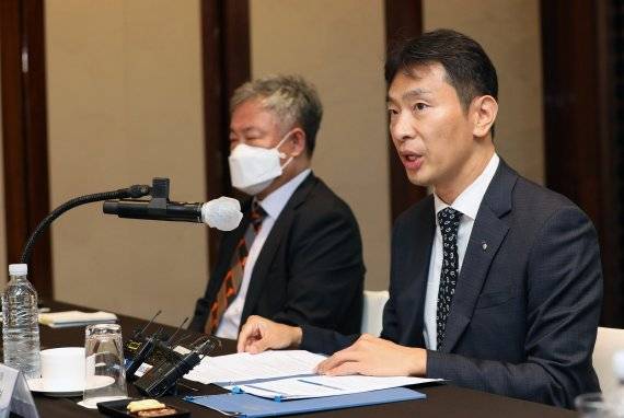 이복현 금융감독원장이 지난 23일 오전 서울 중구 조선호텔에서 열린 금감원장-연구기관장 간담회에서 모두발언을 하고 있다. / 사진=뉴스1