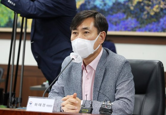 하태경 국민의힘 해양수산부 공무원 피격사건 진상조사 TF 위원장이 28일 오후 서울 종로구 정부서울청사에서 열린 통일부와의 간담회에 참석해 발언하고 있다. 뉴시스