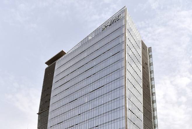 롯데카드의 대주주인 MBK파트너스가 본격적으로 롯데카드 매각작업에 돌입한 가운데 올해 초 롯데지주로 자리를 옮긴 박두환 전 롯데카드 롯데사업본부장이 스톡옵션(주식매수선택권) 행사를 하지 않고 퇴사한 것으로 확인됐다./사진=롯데카드