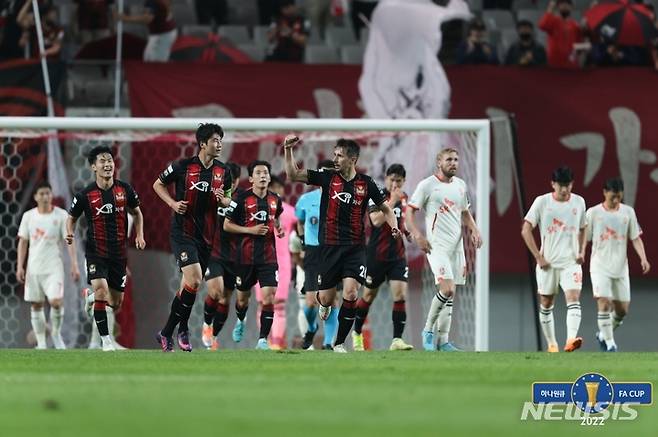 [서울=뉴시스]FC서울 선수들. (사진=대한축구협회 제공)