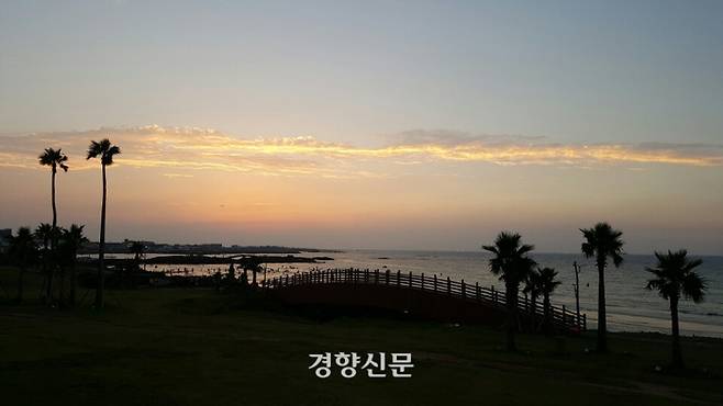 노을 지는 함덕해수욕장. 박미라 기자